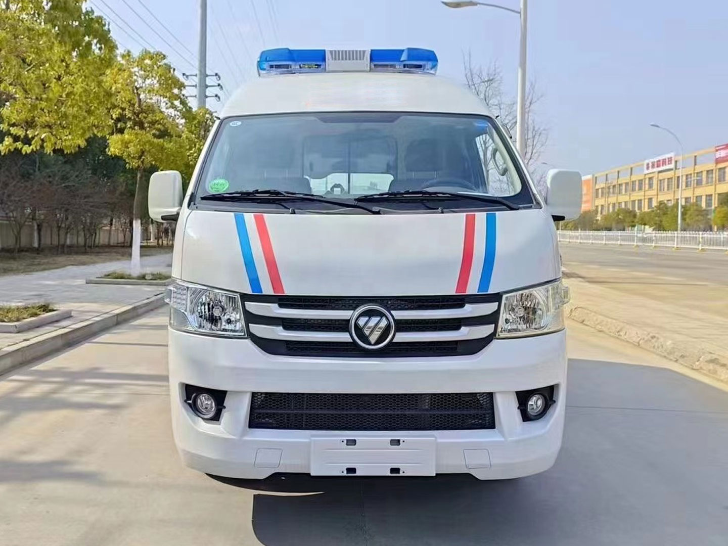 FOTON G7 معدات الإسعاف Ven Tilator سيارة إسعاف طبية جديدة